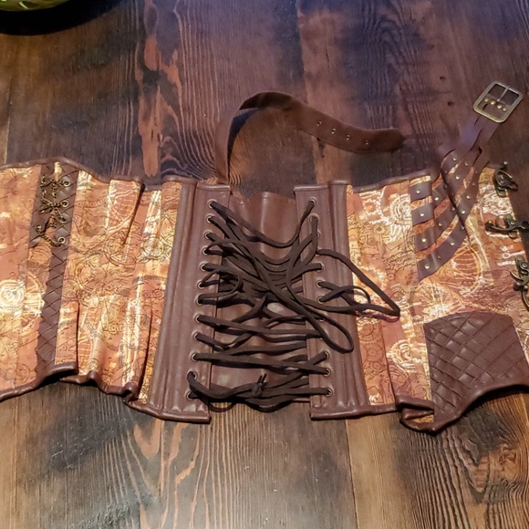 Steampunk detail corset - Picture 3 of 3